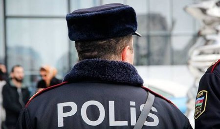 Azərbaycanda polislərə zor tətbiq edildi - RƏSMİ