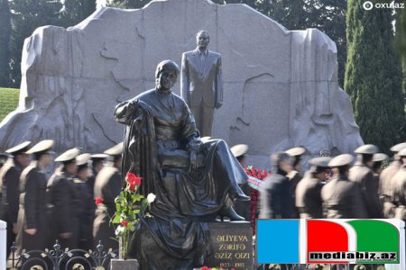 Azərbaycan xalqı Heydər Əliyevi anır - FOTOREPORTAJ