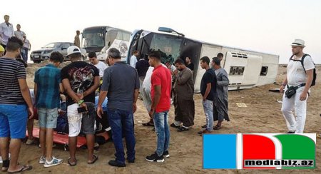 Misirdə turistləri daşıyan avtobus qəzaya düşdü: Ölənlər var