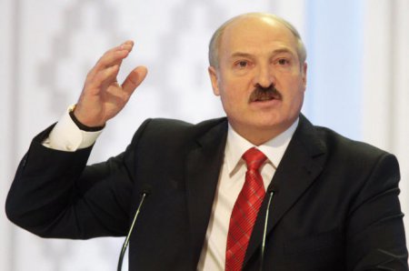 Lukaşenko: Karantin, komendant saatı... Bəs nə yeyəcəyik?