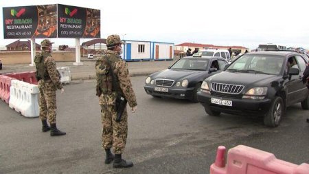 Bakıda iş adamı karantini pozdu, yol qurğularını qırıb keçdi