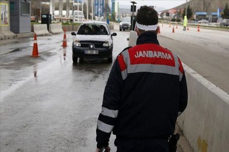 Türkiyənin 31 böyük şəhərinə giriş-çıxış qadağası 15 gün uzadıldı