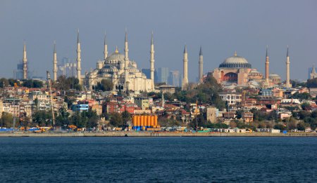 İstanbulda “girov” qalan azərbaycanlı səyyah çarəsiz durumda - “İki tərəfin qərarını gözləyirik”