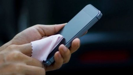 Mütəxəssislər mobil telefonların dezinfeksiyası ilə bağlı tövsiyələr verib