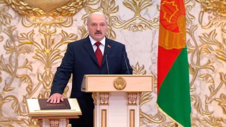 Lukaşenko Belarus prezidenti kimi vəzifəsinə başladı