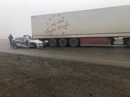 Kürdəmir yolunda daha bir qəza: Polis maşını yararsız hala düşdü - FOTO/VİDEO