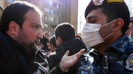 Ermənistanda hərbi vəziyyətin ləğvi təklif olundu: “Baş nazirin istefasına maneə yaradır”