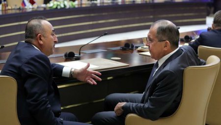 Lavrov və Çavuşoğlu Qarabağı müzakirə etdi