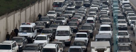 Bakı-Sumqayıt yolunda sıxlıq: Avtomobillər toqquşdu