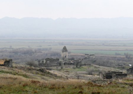 “Azad edilmiş ərazilərdə kütləvi məzarlıqlar tapılıb” - Nazir müavini