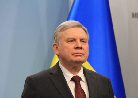 Ukraynanın müdafiə naziri istefa verdi